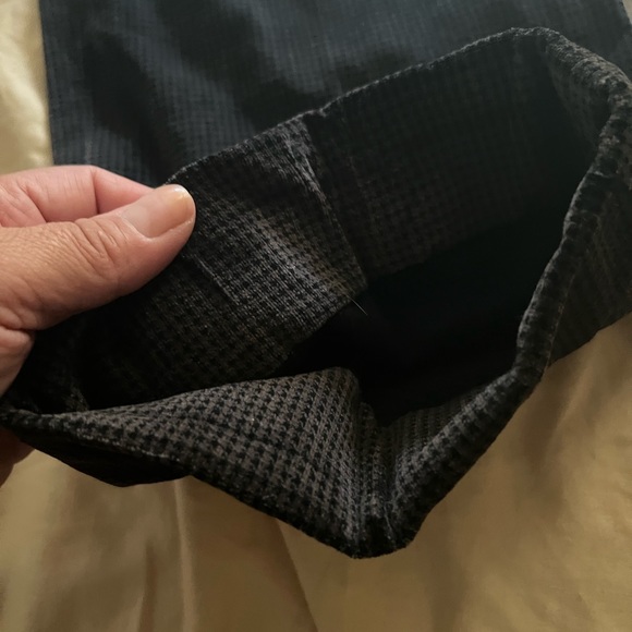 DiMitri slacks. Heavy, pleats, pockets. soft, no size tags. Small spot R thigh - Picture 3 of 11